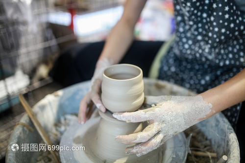 泥土与火焰的交响 探秘手工制陶的陶瓷艺术